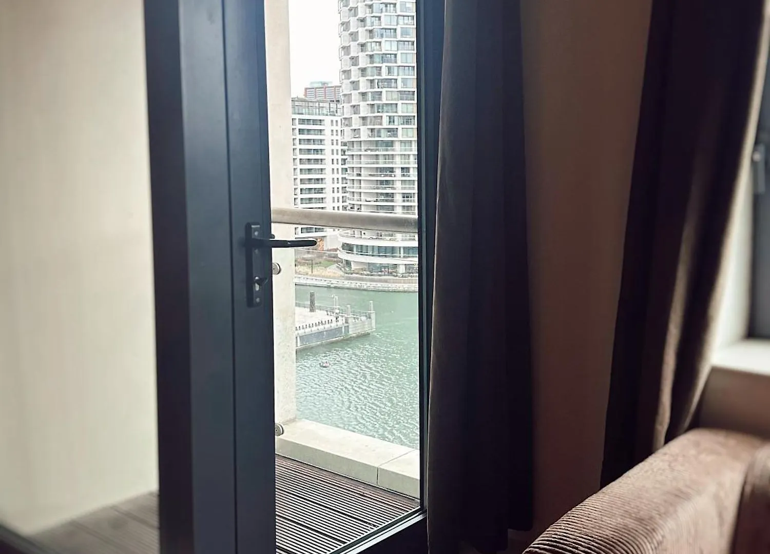 Modern 2Bed-2Bath Apartment London 0*,